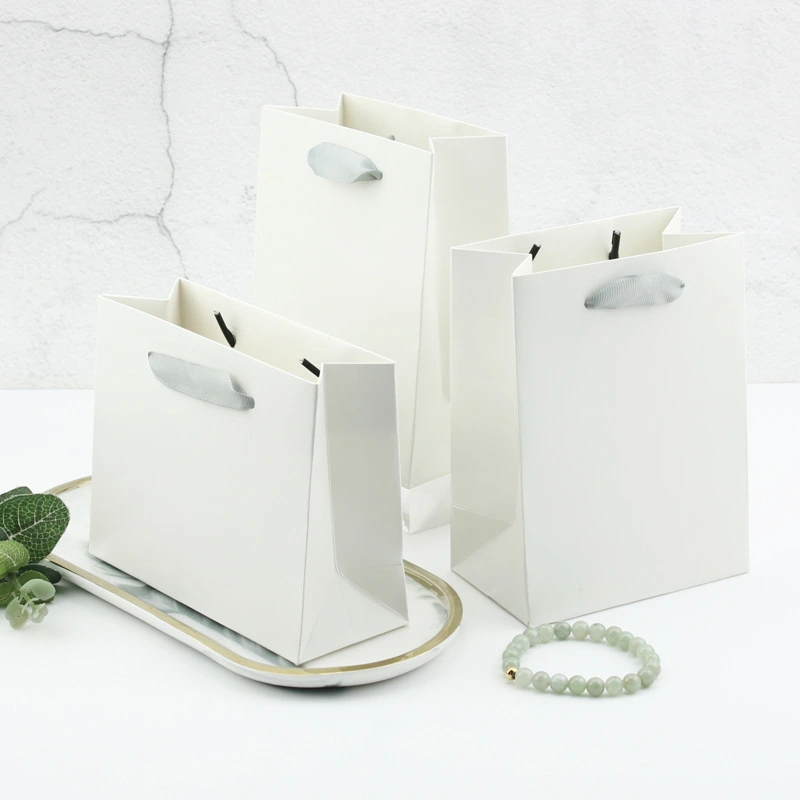 Hogyan szolgálnak az ajándékdobozok kulcsfontosságú kapcsolatként a termékek és a fogyasztók között, azok alapvető értékeivel?