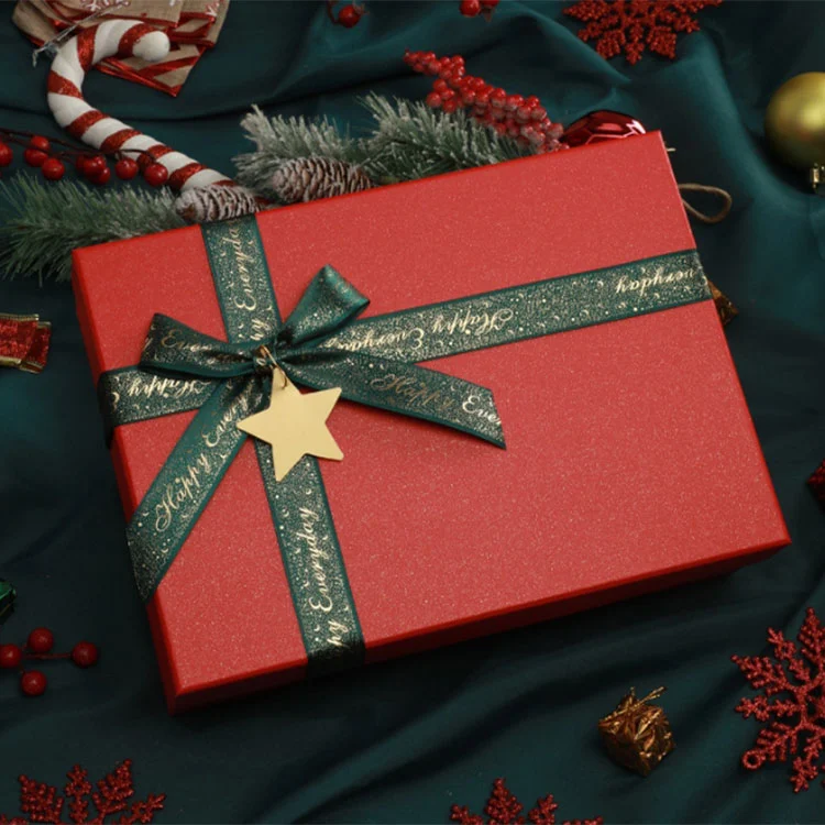 Karácsonyi merev fedél és alsó díszdoboz szalaggal és csillagbájjal