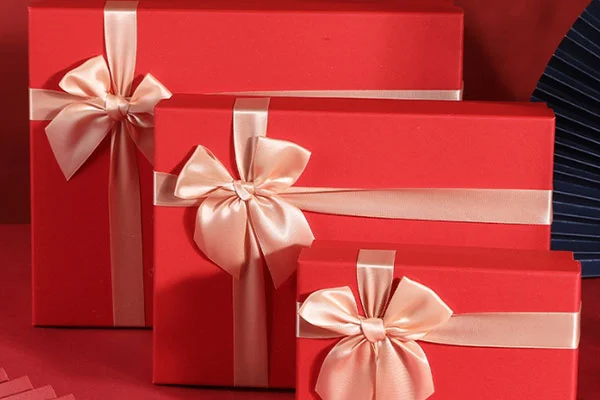 Christmas Rigid Lid And Base Gift Box With Ribbon And Star Charm